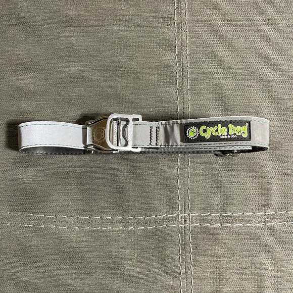 Cycle dog-Silver MAX Reflective Dog Collar - Picture 2 of 4